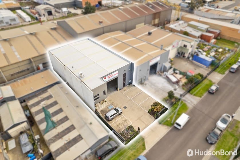 Click to view all images 7 Henderson Street Sunshine North VIC 3020 - Image 1