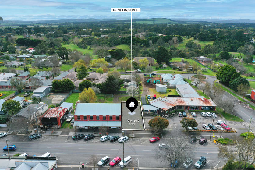 Click to view all images 114 Inglis Street Ballan VIC 3342 - Image 2