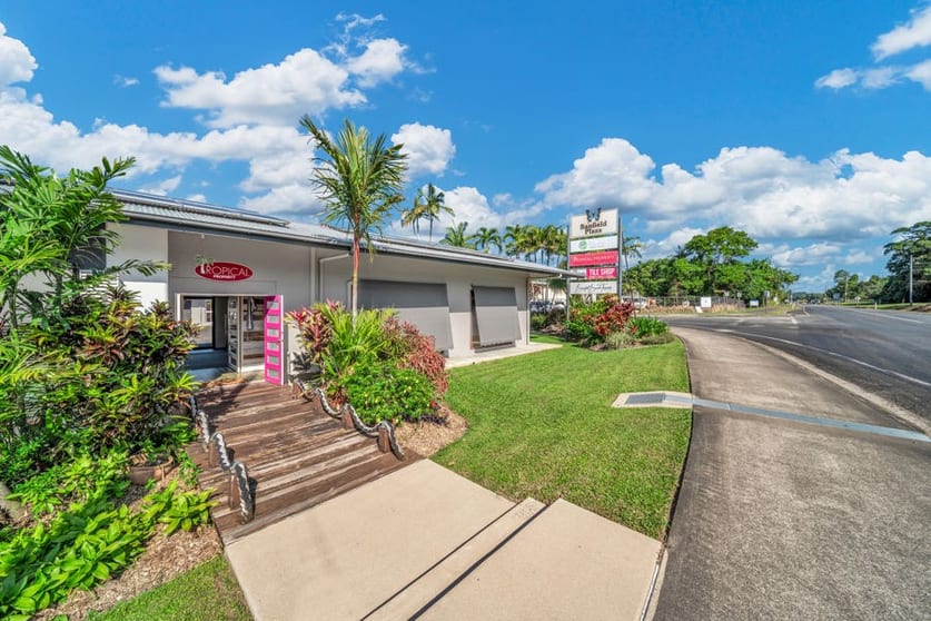 Click to view all images 2/2-4 Stephens Street Mission Beach QLD 4852 - Image 1