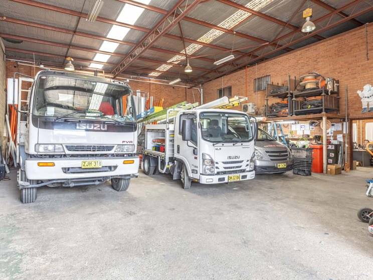 Click to view all images 1/5 Appin Place St Marys NSW 2760 - Image 2