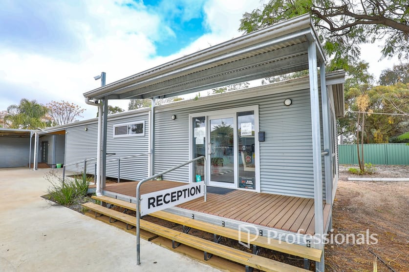 Click to view all images 199 Ranfurly Way Mildura VIC 3500 - Image 2