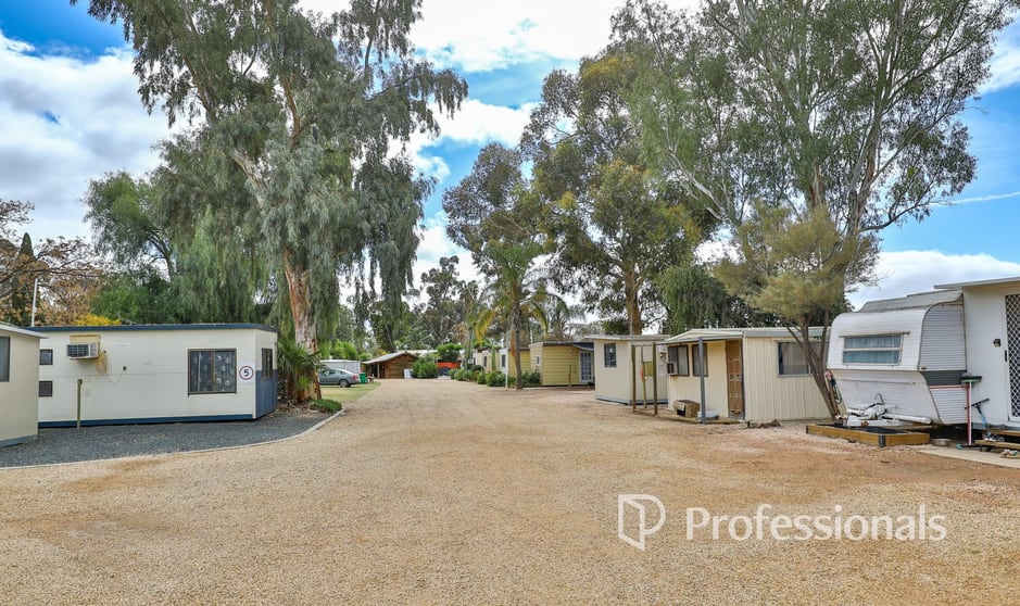 Click to view all images 199 Ranfurly Way Mildura VIC 3500 - Image 3