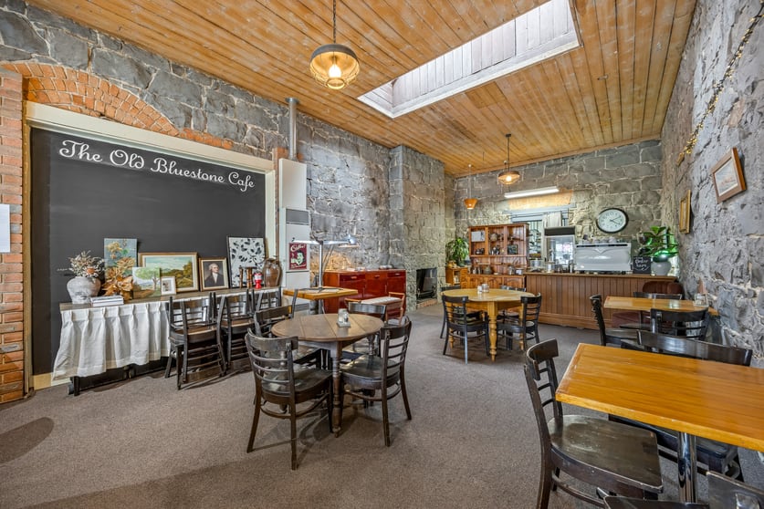 Click to view all images 324 Learmonth Street Buninyong VIC 3357 - Image 2