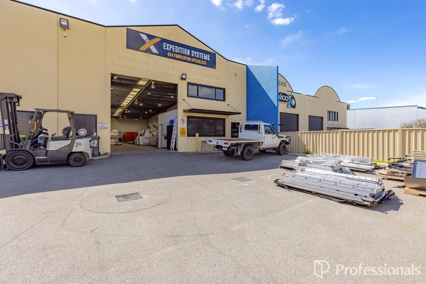 Click to view all images 2/42 Panton Road Greenfields WA 6210 - Image 2