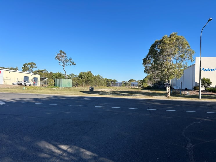 22 Southern Cross Circuit Urangan QLD 4655 - Image 1