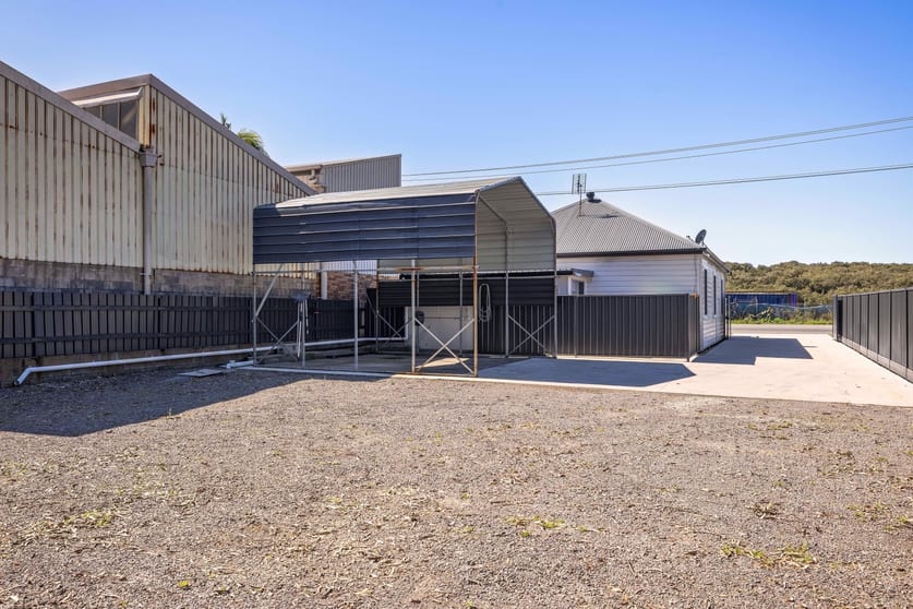 Click to view all images 173 Old Maitland Road Hexham NSW 2322 - Image 3