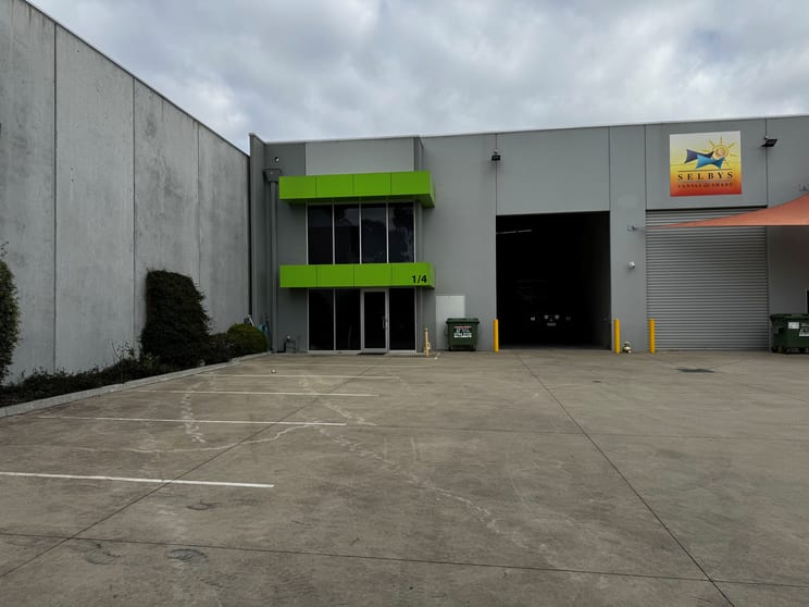 Click to view all images 1/4 Morialta Road Cranbourne West VIC 3977 - Image 1