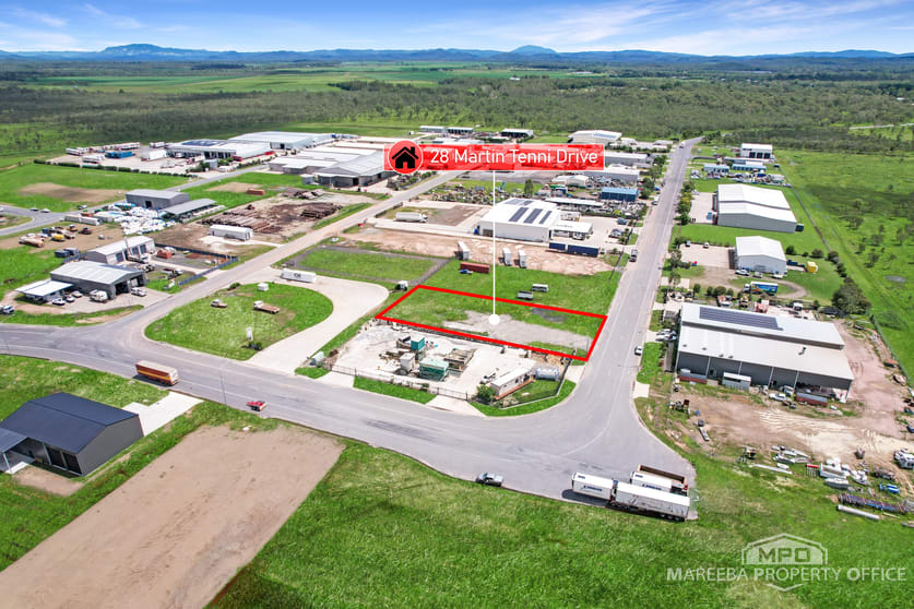 Click to view all images 28 Martin Tenni Drive Mareeba QLD 4880 - Image 1