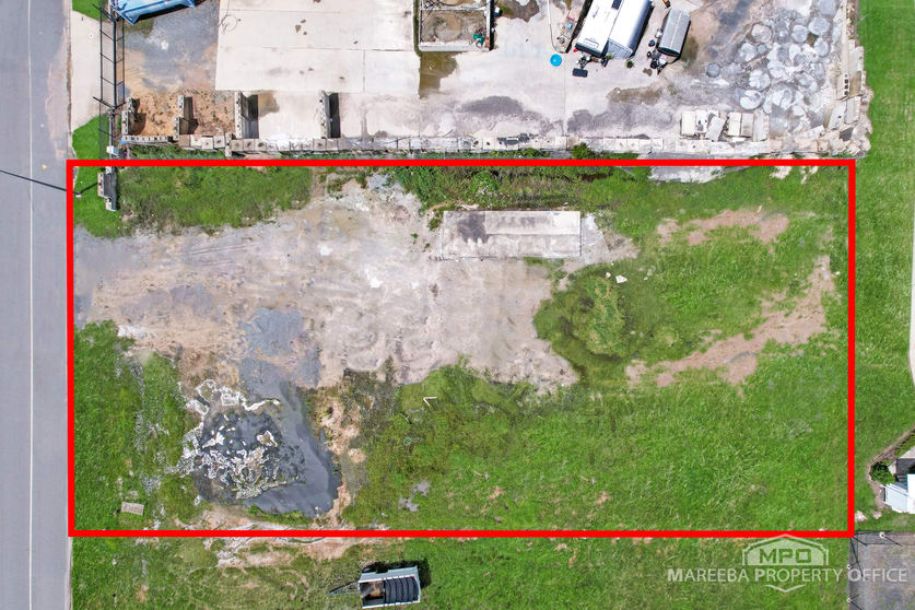 Click to view all images 28 Martin Tenni Drive Mareeba QLD 4880 - Image 3