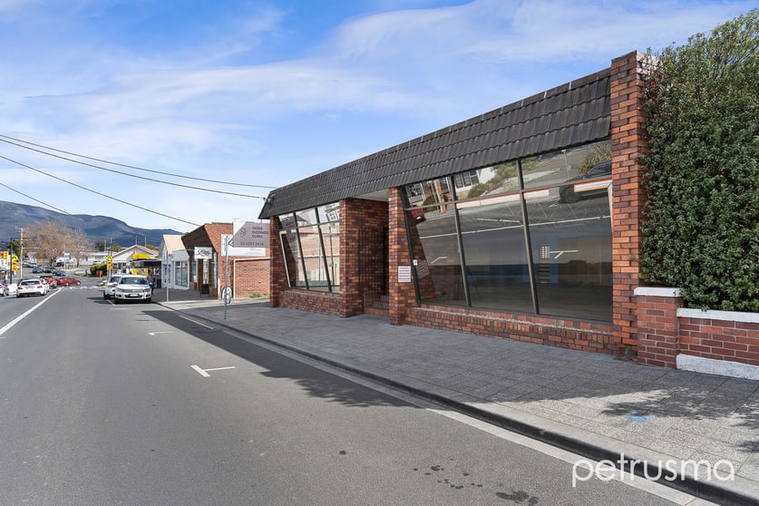 Click to view all images 44 Lincoln Street Lindisfarne TAS 7015 - Image 2