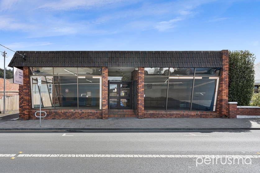Click to view all images 44 Lincoln Street Lindisfarne TAS 7015 - Image 3