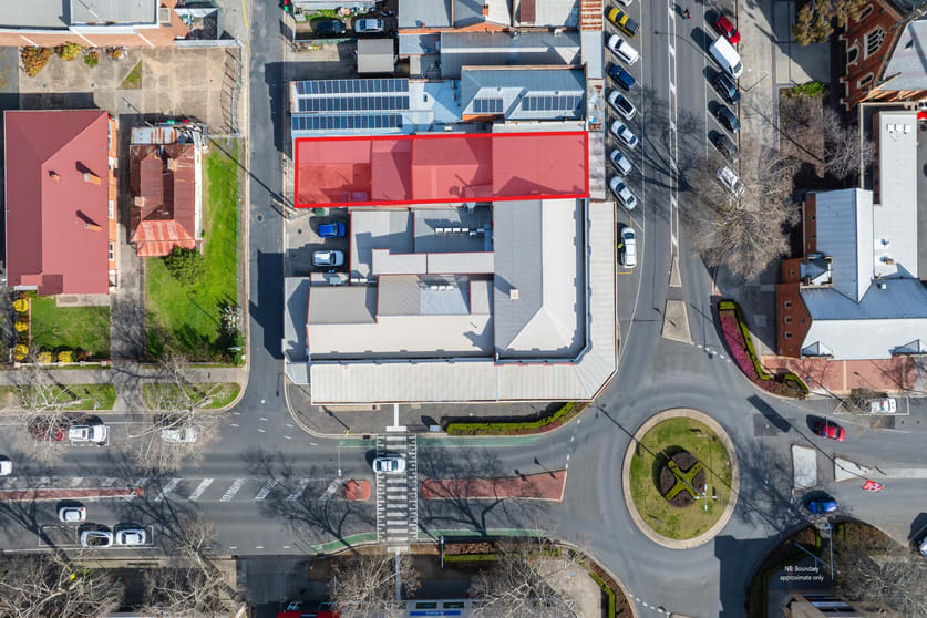Click to view all images 554 Olive Street Albury NSW 2640 - Image 2