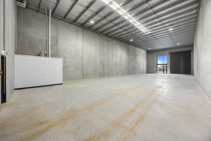 Click to view all images 1&2/5 Anchor Drive Wendouree VIC 3355 - Image 3