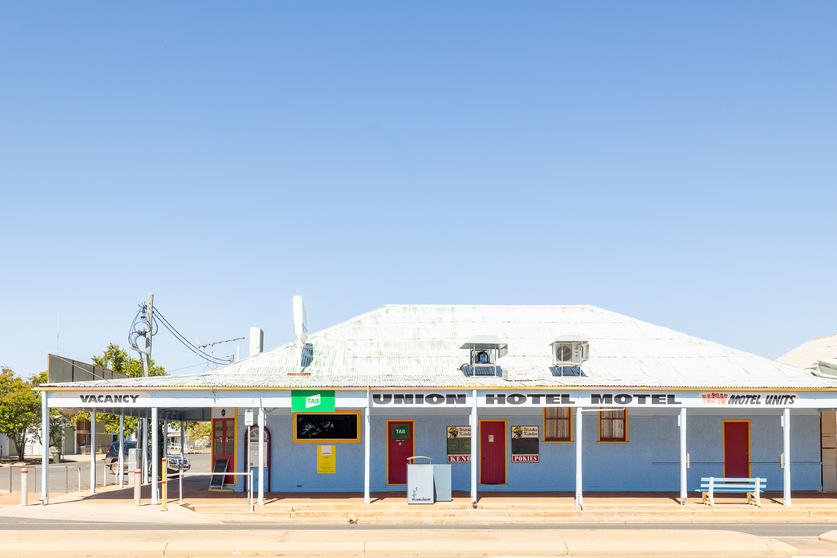 Click to view all images 61 Oak Street Barcaldine QLD 4725 - Image 1