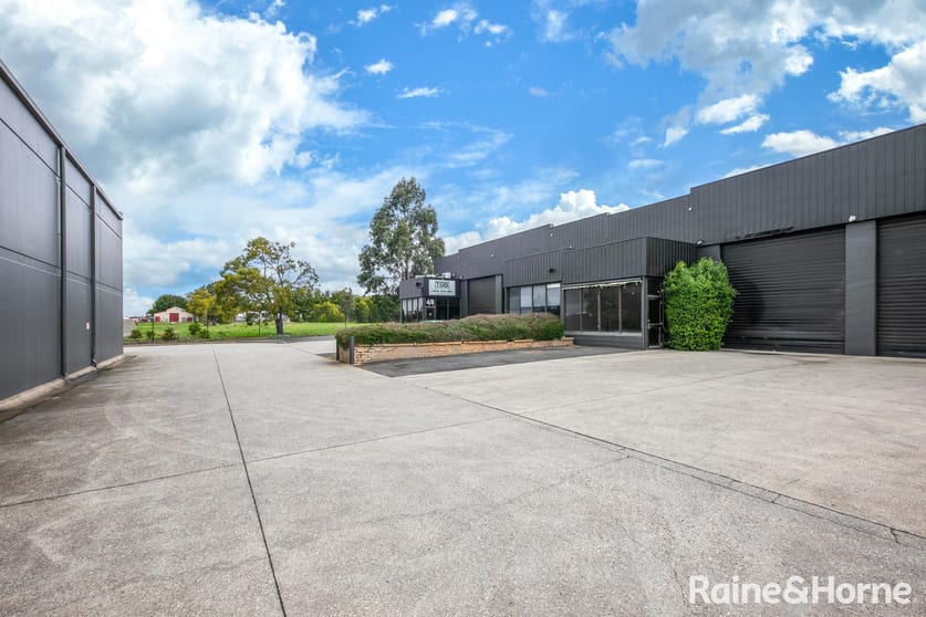 2/8 Ladd Road New Gisborne VIC 3438 - Image 3