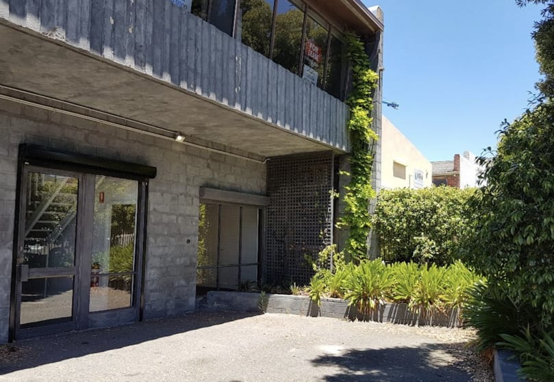 Click to view all images 18 Claude Street Burswood WA 6100 - Image 1