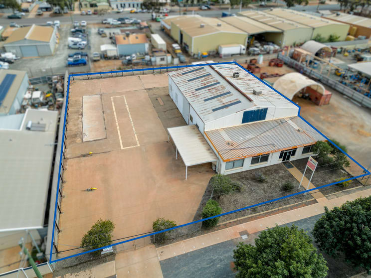 Click to view all images 282 Hay Street Kalgoorlie WA 6430 - Image 1