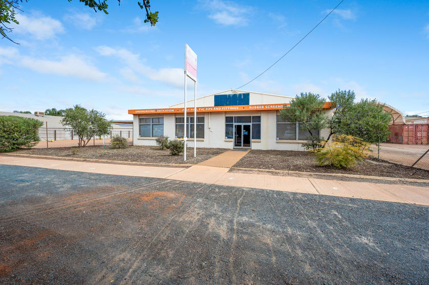 Click to view all images 282 Hay Street Kalgoorlie WA 6430 - Image 2