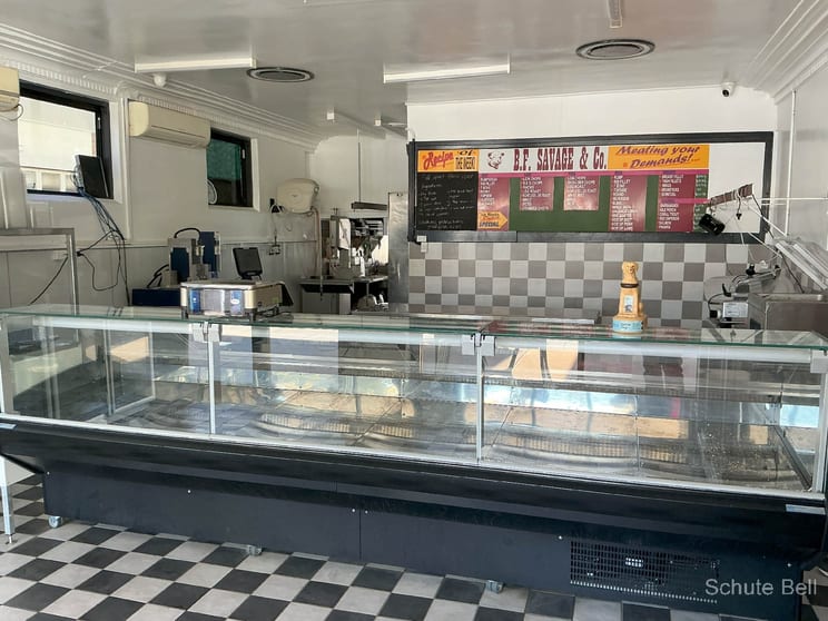 Click to view all images 118 Eagle St Longreach QLD 4730 - Image 3