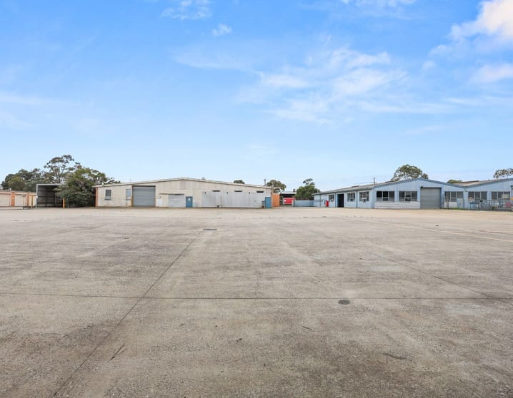 Click to view all images 13 Slough Road Altona VIC 3018 - Image 2