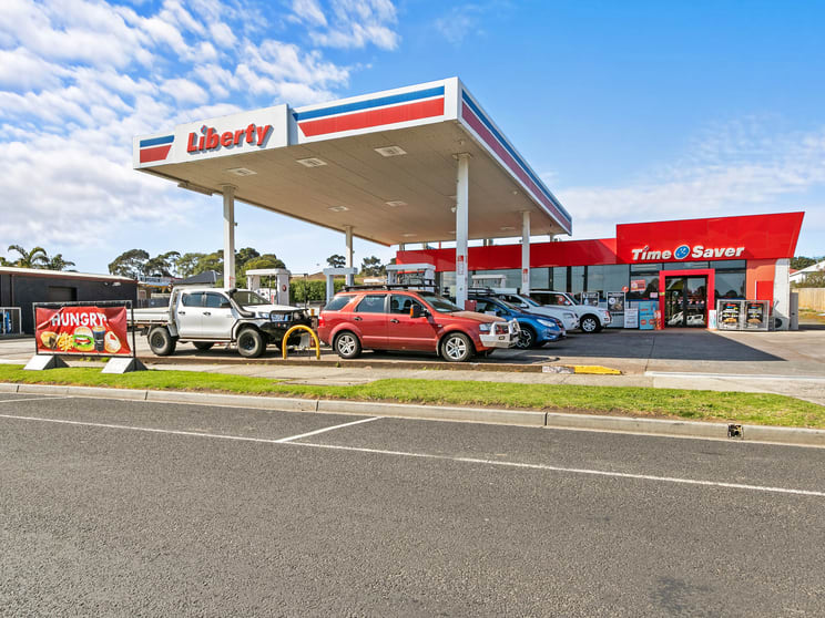 Click to view all images 34-36 Monash Road Newborough VIC 3825 - Image 2