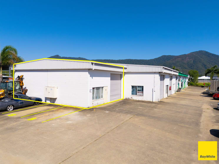 Click to view all images 8/5-7 Mac Peak Crescent Smithfield QLD 4878 - Image 3