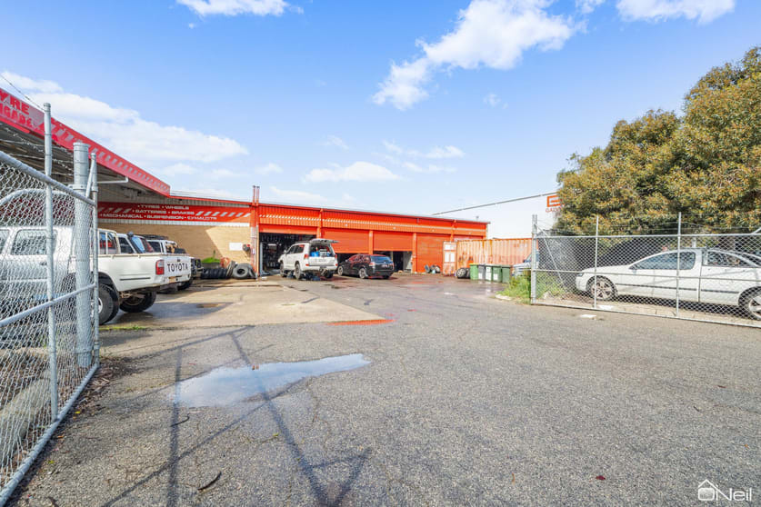 Click to view all images 56 Gillam Drive Kelmscott WA 6111 - Image 2