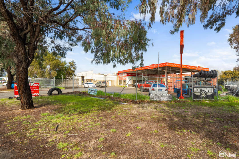 Click to view all images 56 Gillam Drive Kelmscott WA 6111 - Image 3