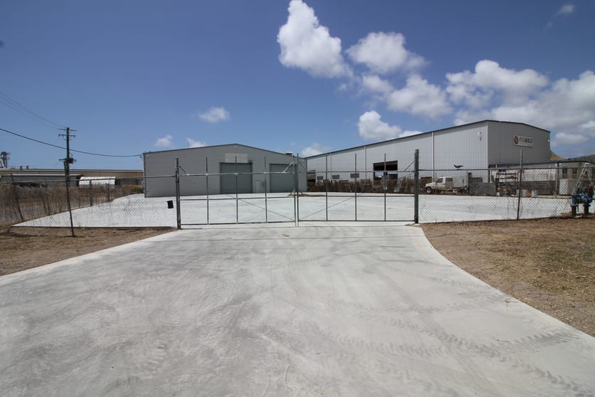 Click to view all images 1-3 Crocodile Cres Mount St John QLD 4818 - Image 2