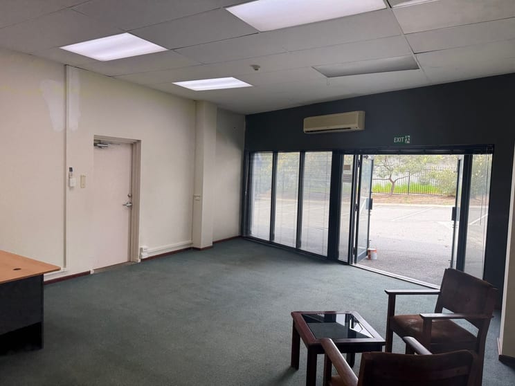 Click to view all images Unit 2/324 Great Eastern Highway Ascot WA 6104 - Image 3