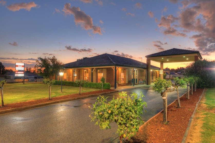 Click to view all images Parkes NSW 2870 - Image 1
