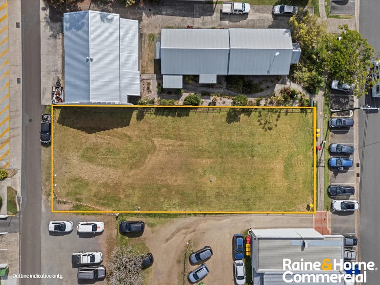 Click to view all images 2 Emerald Street Cooroy QLD 4563 - Image 3