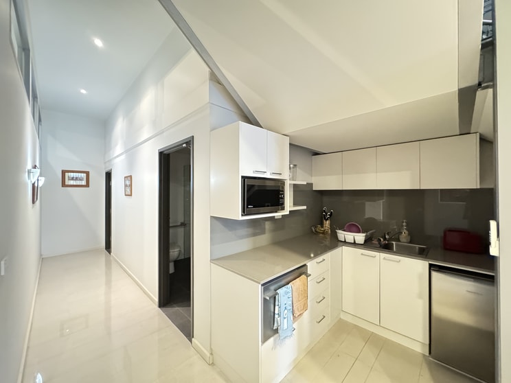Click to view all images Unit C5, 28 Rogers Street Port Melbourne VIC 3207 - Image 3