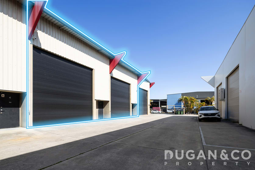 Click to view all images 2-3/58 Redcliffe Gardens Drive Clontarf QLD 4019 - Image 2