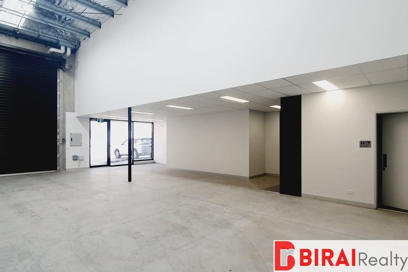 Click to view all images 27/2 Fastline Road Truganina VIC 3029 - Image 2