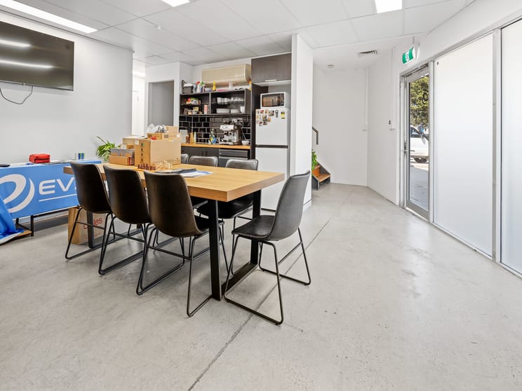 Click to view all images 5/525 Lytton Road Morningside QLD 4170 - Image 2