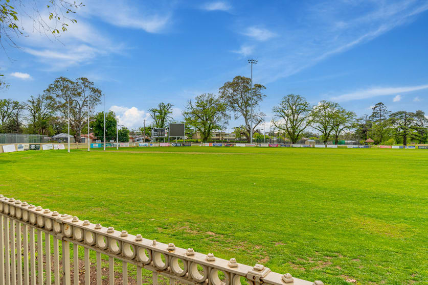 Click to view all images 1/30 Fisken Street Maddingley VIC 3340 - Image 2