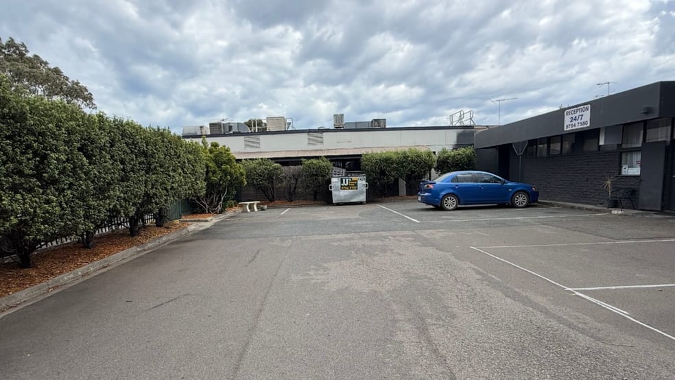 Click to view all images 4 Power Road Doveton VIC 3177 - Image 2
