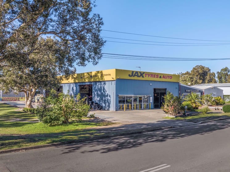 Click to view all images 1 & 3 George Road Salamander Bay NSW 2317 - Image 2