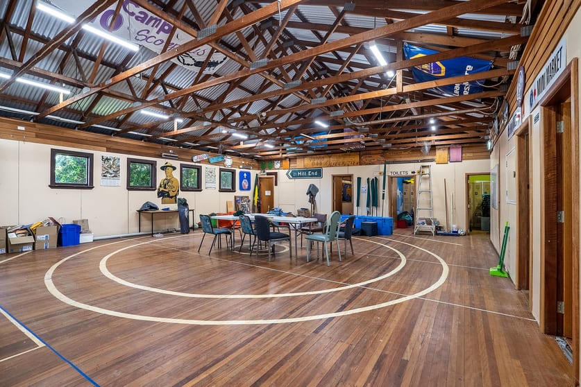 Click to view all images 2 Amiens Avenue Engadine NSW 2233 - Image 3