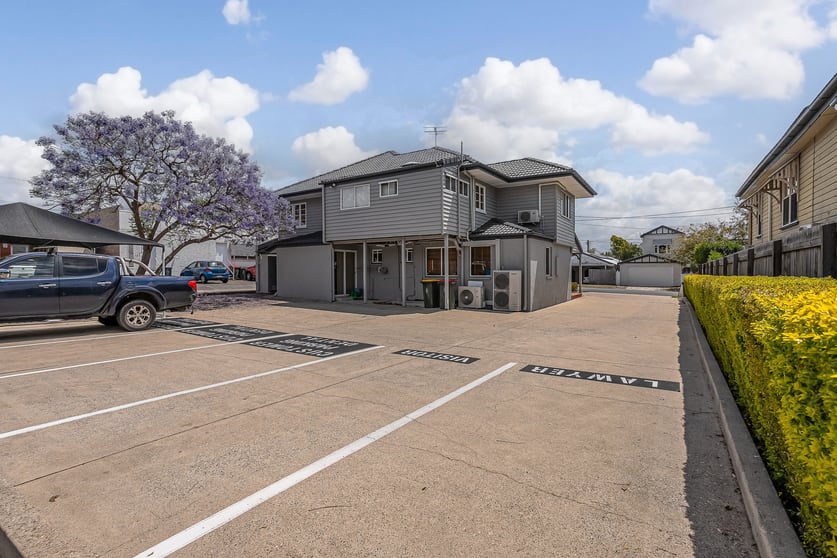 Click to view all images 2/187 Long Street East Graceville QLD 4075 - Image 2