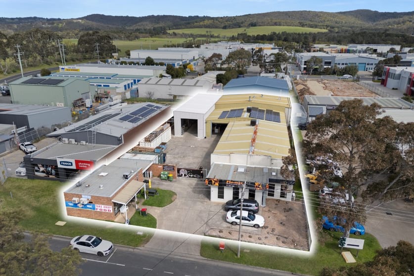Click to view all images 3 June Avenue Dromana VIC 3936 - Image 2