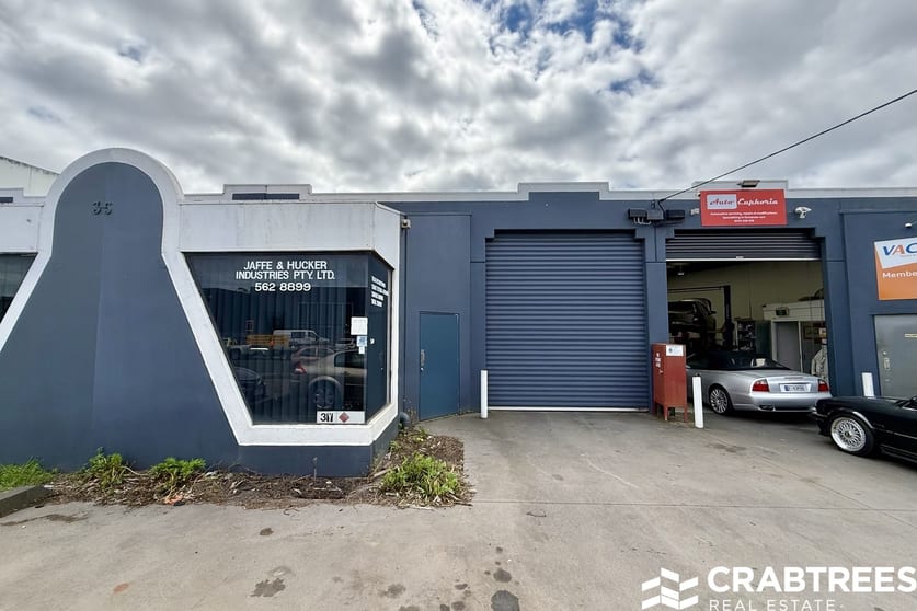 Click to view all images 3/3-5 Natalia Avenue Oakleigh South VIC 3167 - Image 1