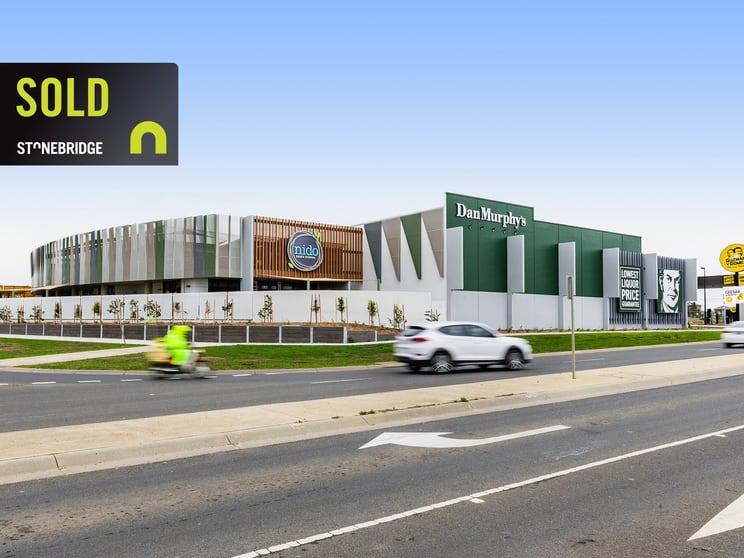Click to view all images Dan Murphy's & Nido Early School, 7 Matterhorn Drive Clyde North VIC 3978 - Image 1