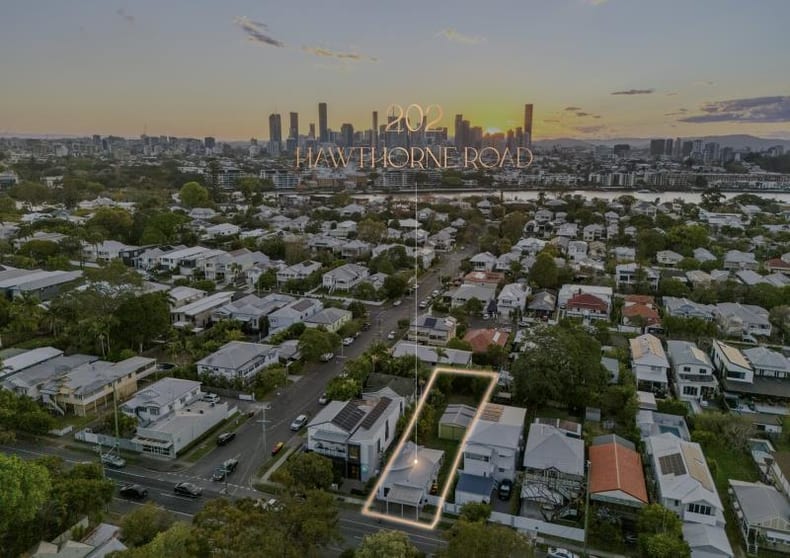 Click to view all images 202 Hawthorne Road Hawthorne QLD 4171 - Image 2