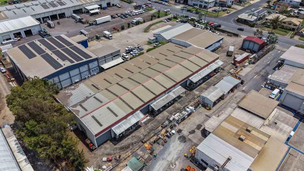 Click to view all images 109-111 Kenny Street Portsmith QLD 4870 - Image 2