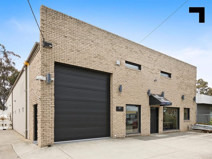 Click to view all images 21 Clements Avenue Bundoora VIC 3083 - Image 2