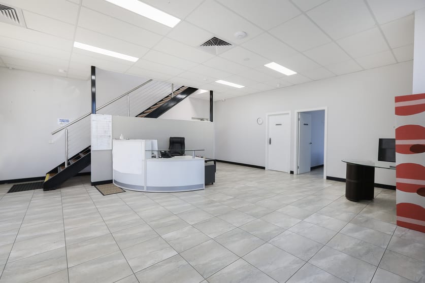 Click to view all images 1/11 Glenville Drive Melton VIC 3337 - Image 3
