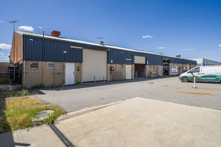 Click to view all images 4/39 Crocker Drive Malaga WA 6090 - Image 1