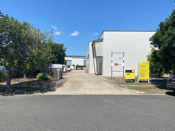 Click to view all images 5/61 Link Crescent Coolum Beach QLD 4573 - Image 2